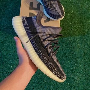 Yeezy V2 Carbon
